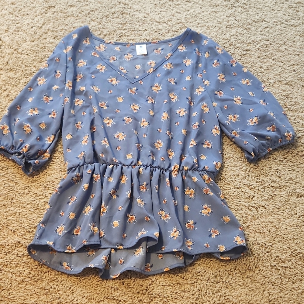 Light Blue Floral Boutique Blouse Size Small